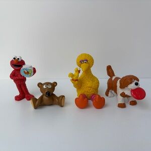 VTG Seasame Street Characters Big‎ Bird Elmo Barkley Dog Bear Radar Figures